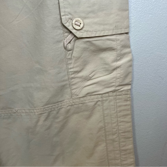 Woolrich Pants Size 12 Light Beige Cargo Pocket Cropped Lightweight Casual - Picture 2 of 9
